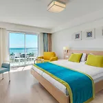 Su - Adult Only Hotell 4*