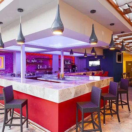 Su - Adult Only Otel 4*